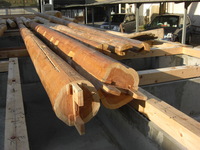 平屋桁材が２階建て蔵柱に取り付く仕口部分